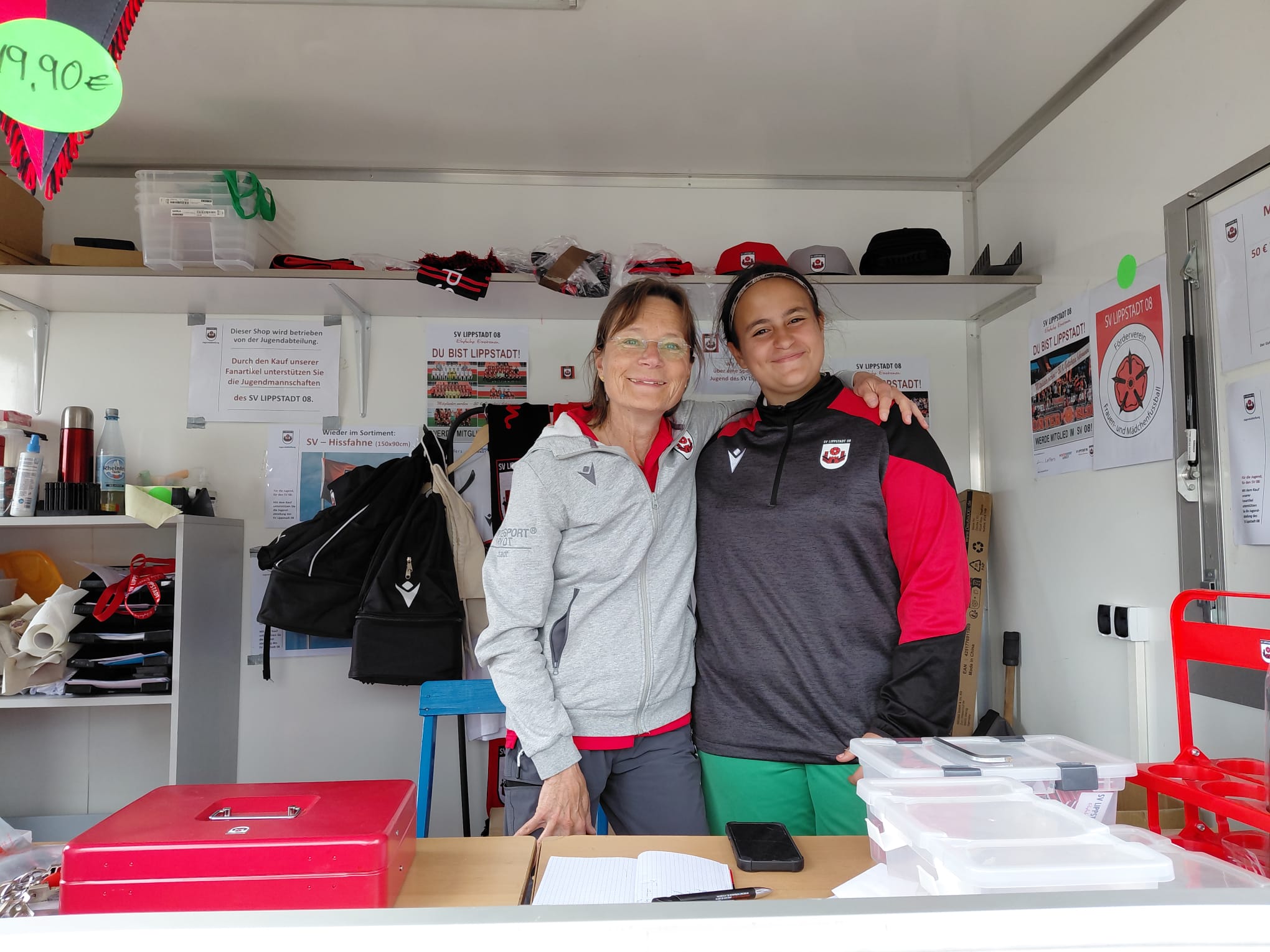 Fanwagen — Fans am Stand